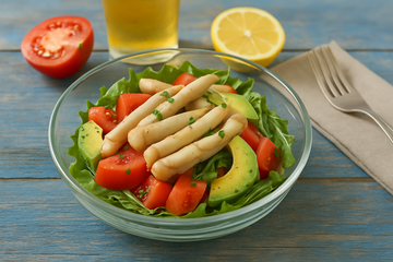 Ensalada fresca de navajas en conserva con cítricos y aguacate